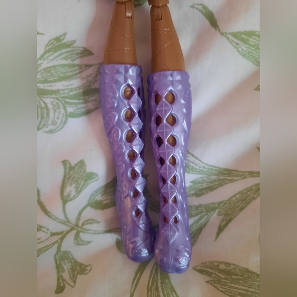 Monster High Doll- Robbeca Art Class - Picture 4 of 5